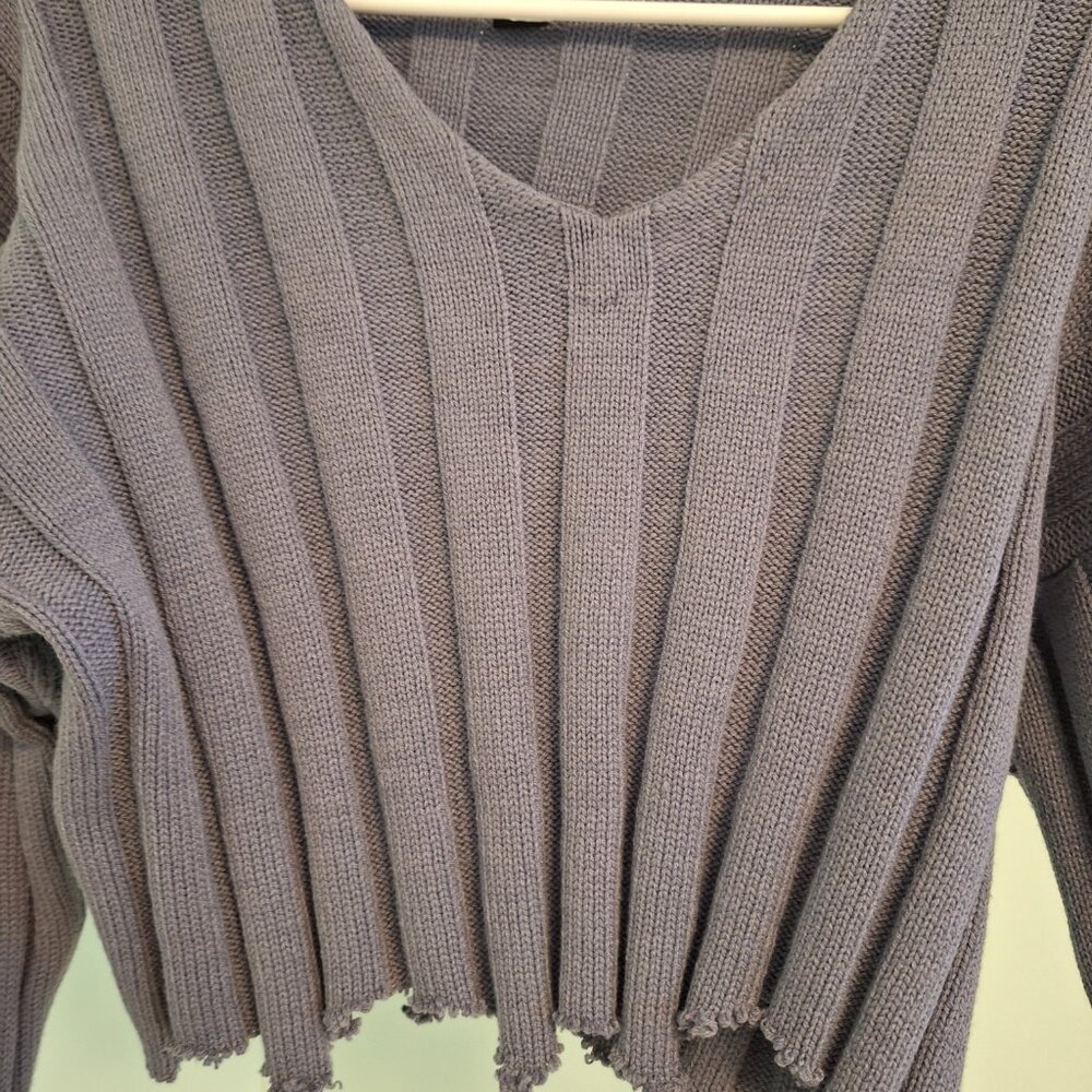 Cropped Sweater - Picture 3 of 3